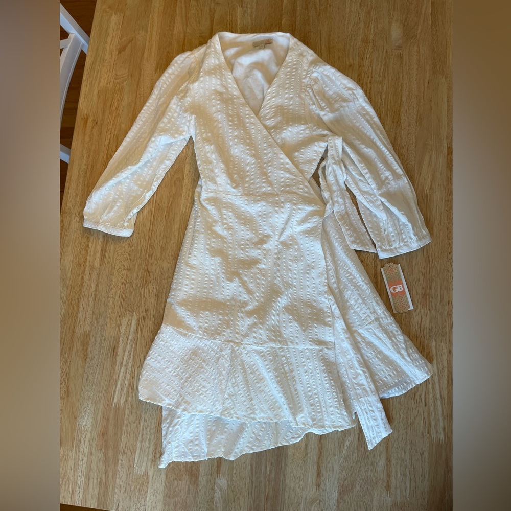 (💜 $10 when you bundle!) NWT GB Wrap Summer Dress - White - M